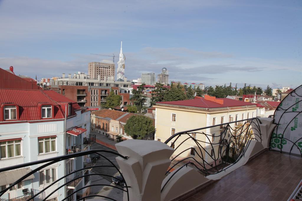 Apartment With Summer Terrace Batumi Quarto foto